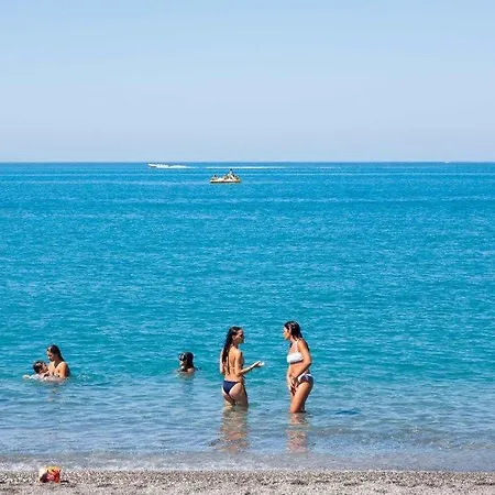 Hotel Villaggio Holiday Beach 4*