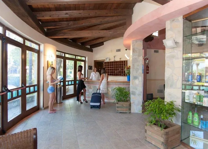 Hotel Villaggio Holiday Beach 4*