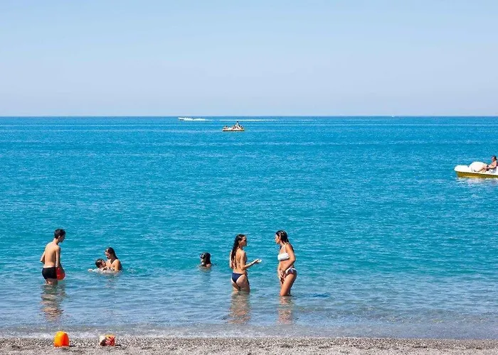 Hotel Villaggio Holiday Beach 4*